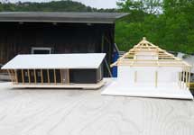 うりずん山荘・森林研修施設（成基コミュニティ）と陶芸小屋のスタディ模型写真
