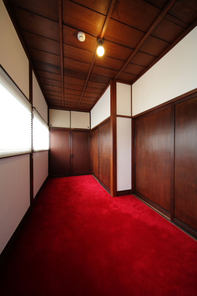 吉田泉殿の階段～2Fホール　耐震改修後（1）